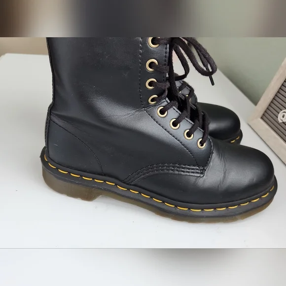 Dr Martens Vegan Felix Lace-up Boots Black M-7 L-8 Unisex - Picture 13 of 13